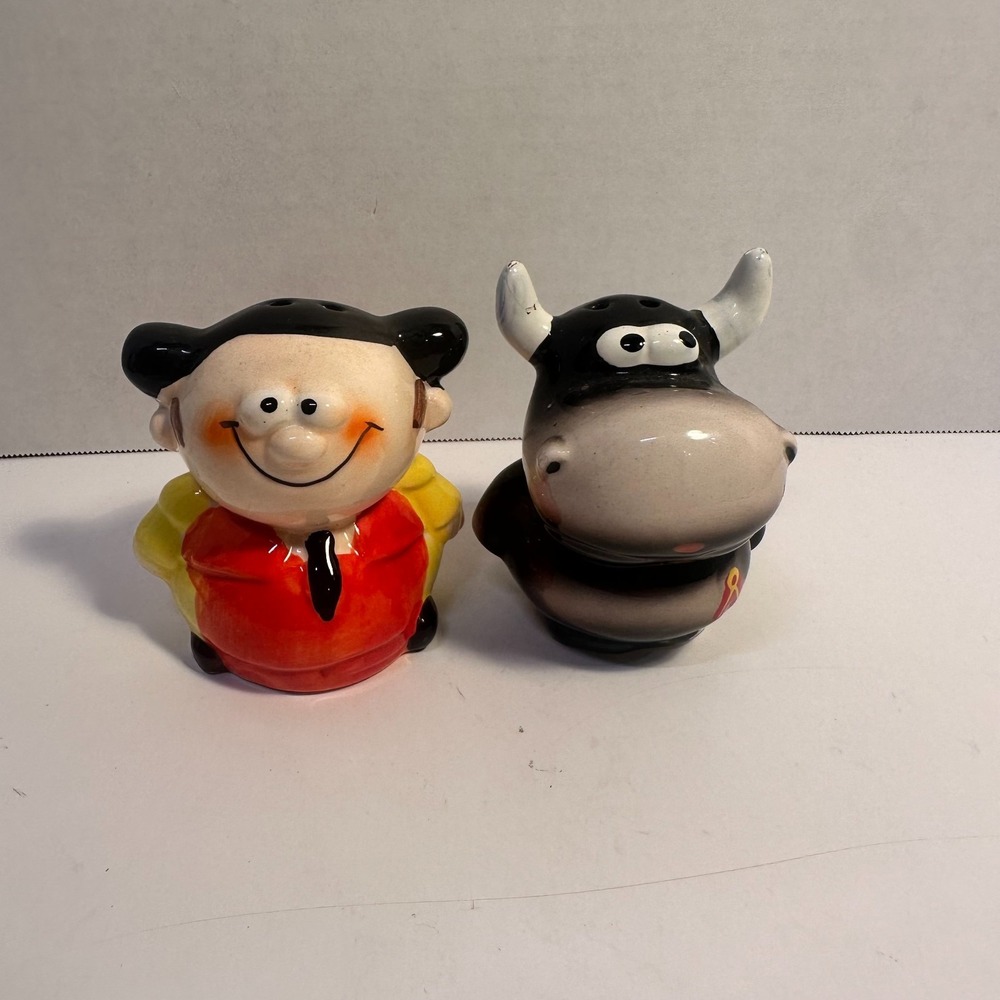 Cow Pig Salt Pepper Shakers Ceramic Farm Animal Pair Black Orange Whimsical